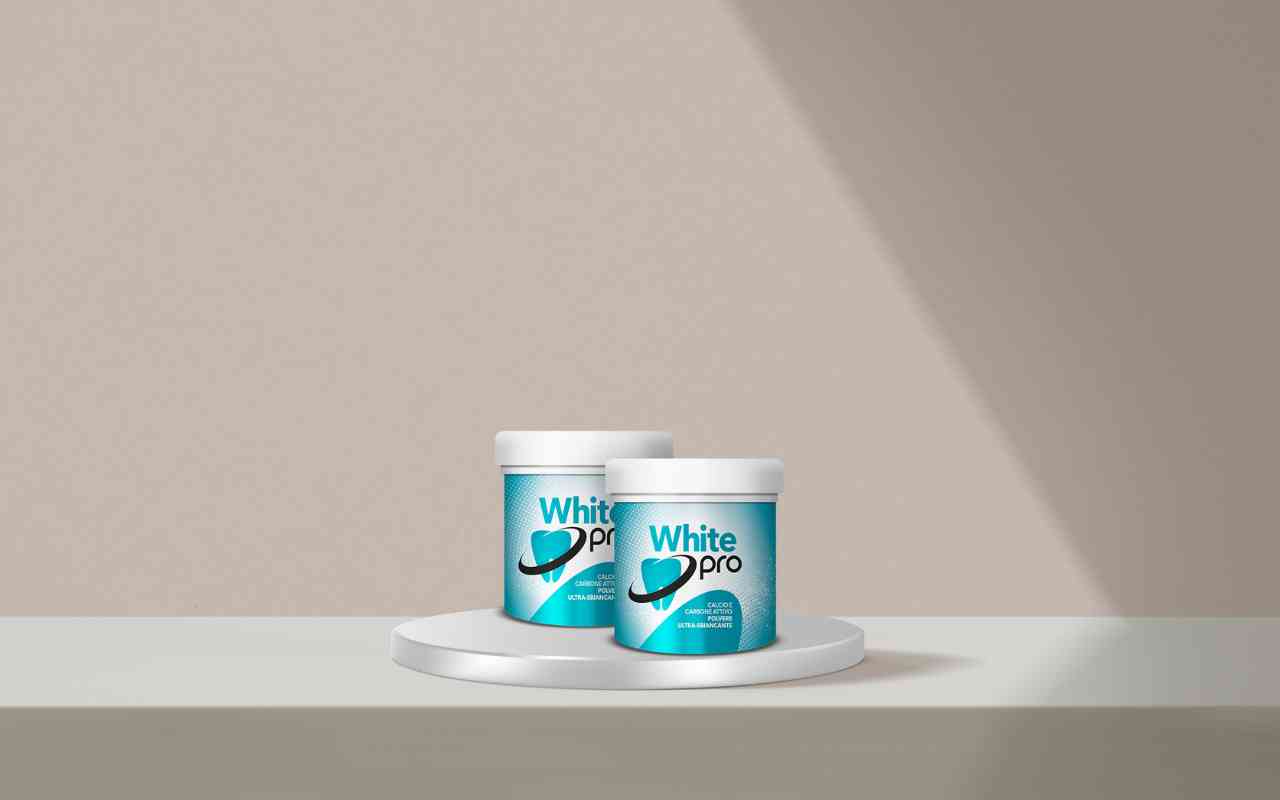 Scopri come avere denti bianchi a casa con White Pro: il trattamento sicuro ed efficace