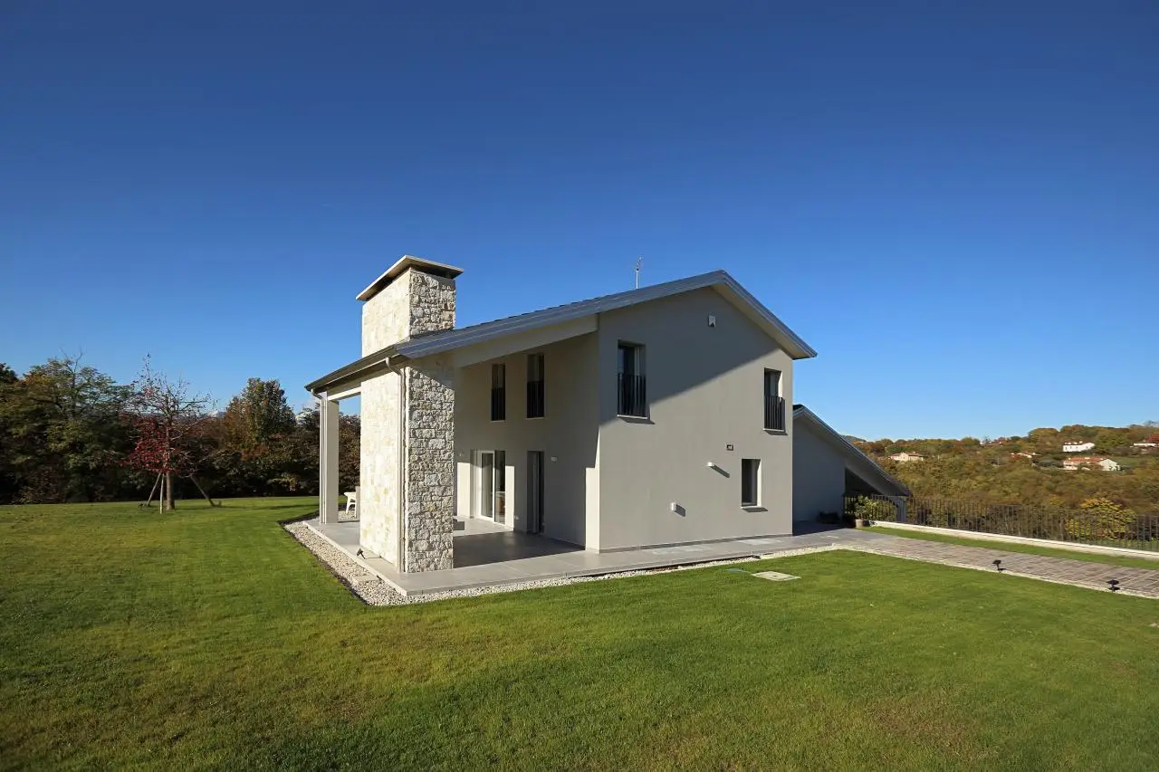 Case prefabbricate: ecco i prezzi reali chiavi in mano che le aziende non vogliono mostrarti