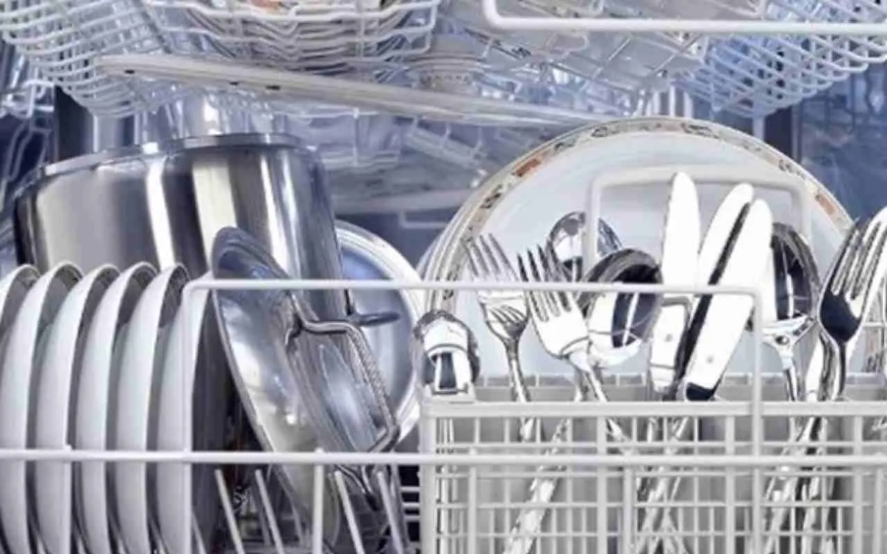 Allerta lavastoviglie: ecco perchè può diventare dannosa per la salute, attenzione