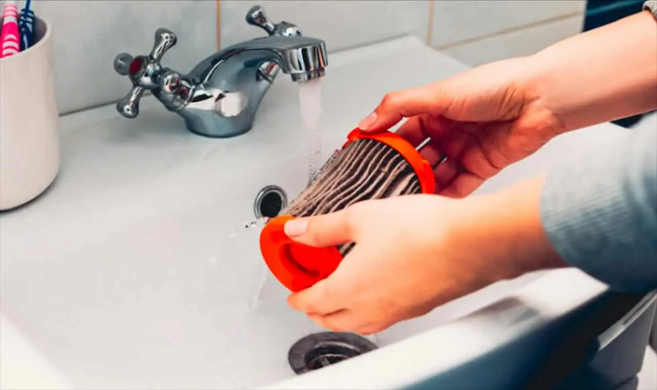 Come pulire il tubo dell’aspirapolvere: il trucco che non conoscevi